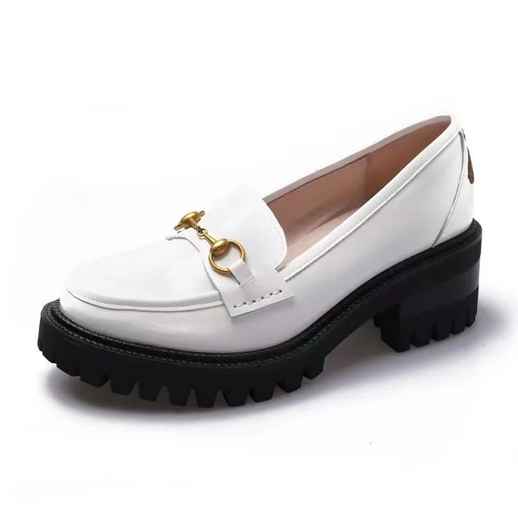 2020 Fashion Toe Buckle Back Embroidery Genuine Leather Thick Sole Chucky Women Casual Shoes