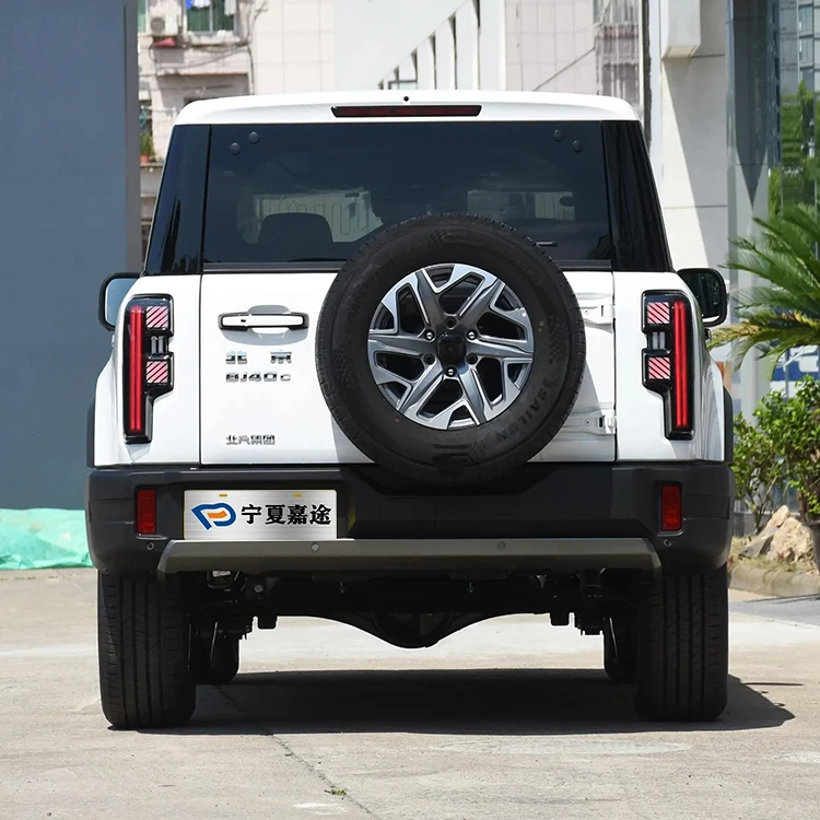 Лидер продаж Baic Beijing BJ40 2024 турбо двигатель левое рулевое управление бензиновый Подержанный автомобиль сделано в Китае