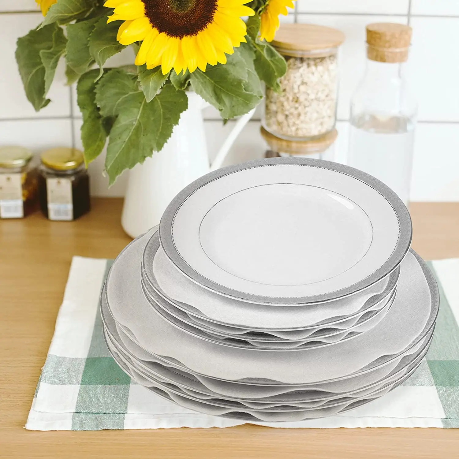 Popular Polyester round Plate Dividers Washable Dish Separators for Kitchen Dining Lightweight Mat Placemat Pad Easy to Clean