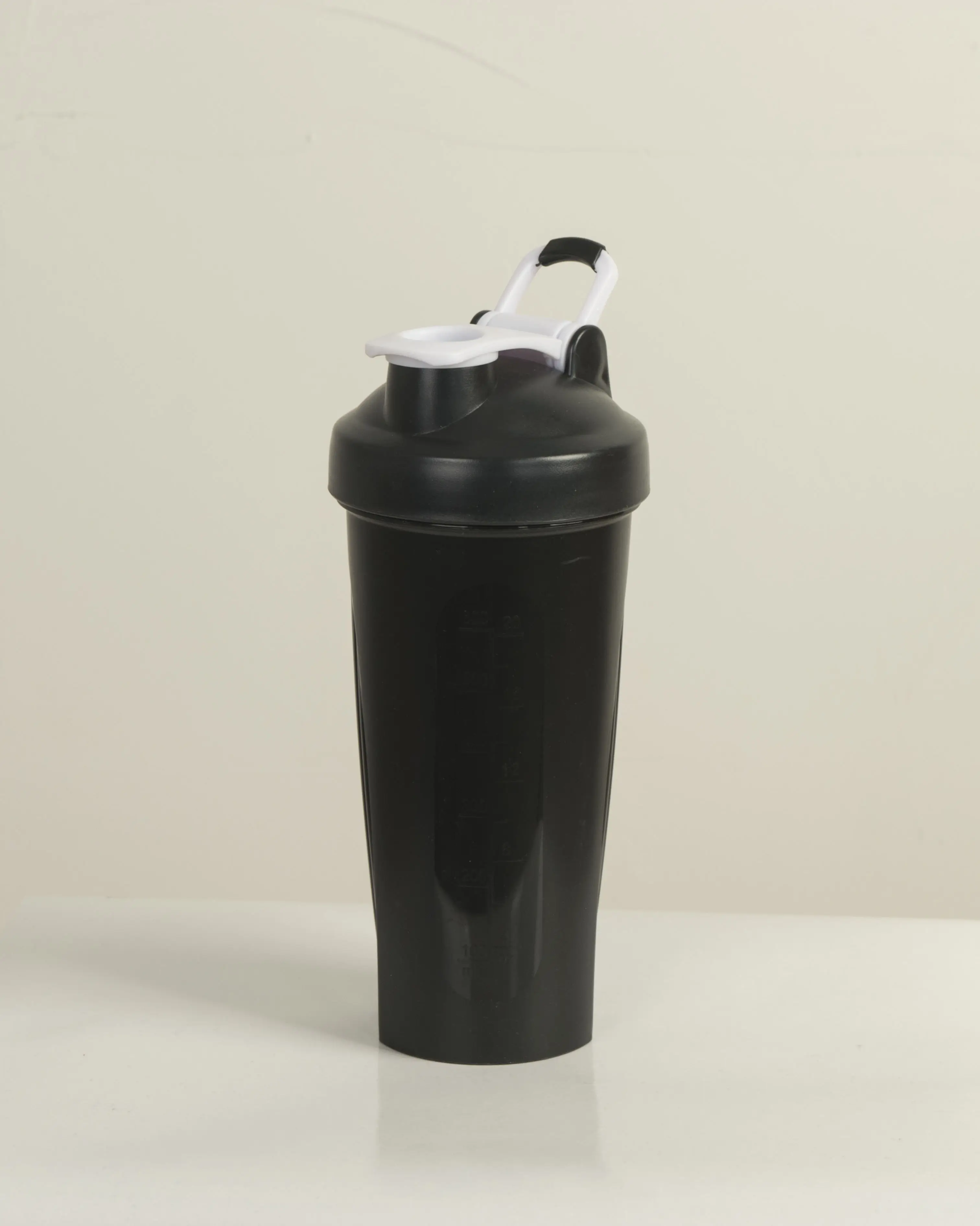 Wholesale Custom Logo 600ml Plastic Shaker Water Gym Bottles Bpa Free Sports Water Bottle Gym Fitness Protein Shaker Bottle