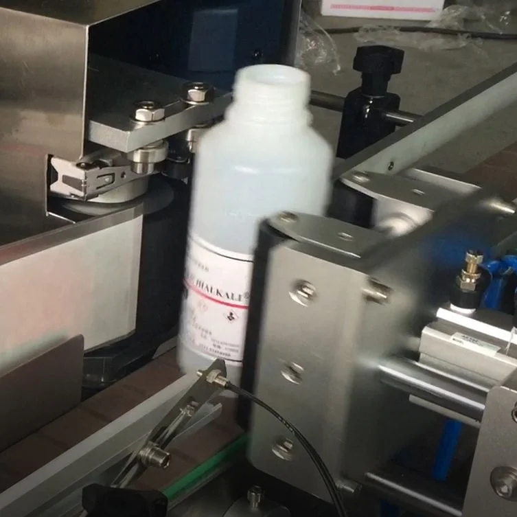Positioning labeling machine oriented round bottles labeling machine