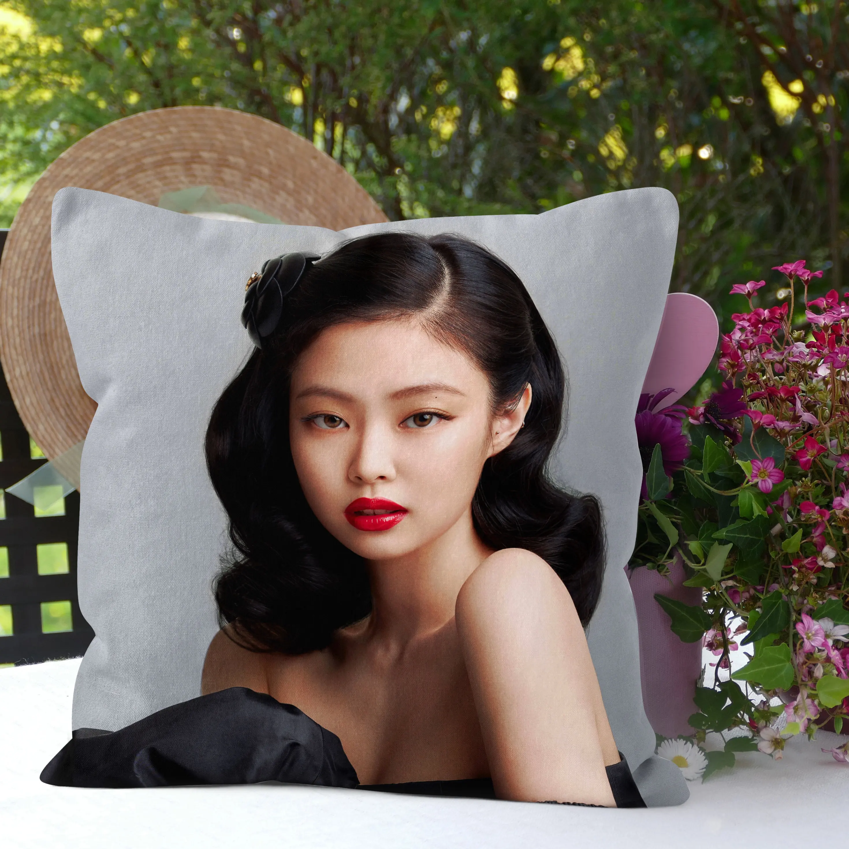 Custom Photo Printed Black pink Pillow Case K-Pop Small Decorative Throw Pillows for Bed Sofa Couch