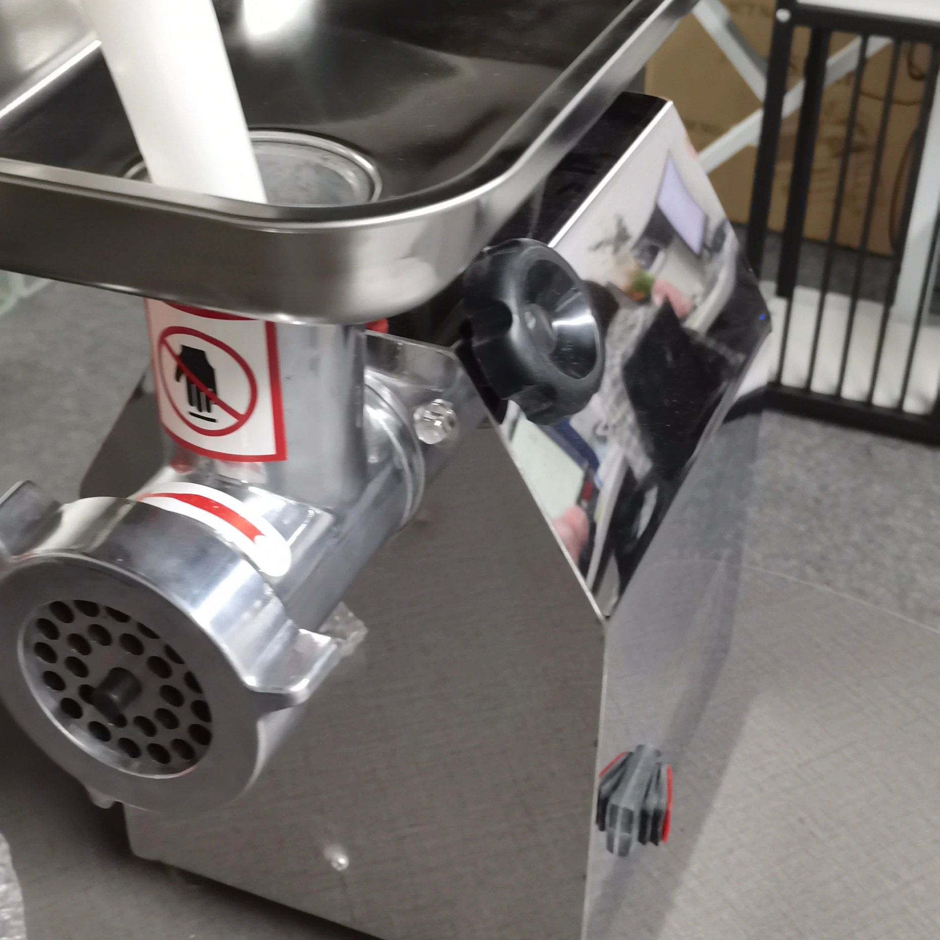 Meat Grinder Commercial Meat Mincer Machine Heavy Duty Production Capacity 220Kg/Hour