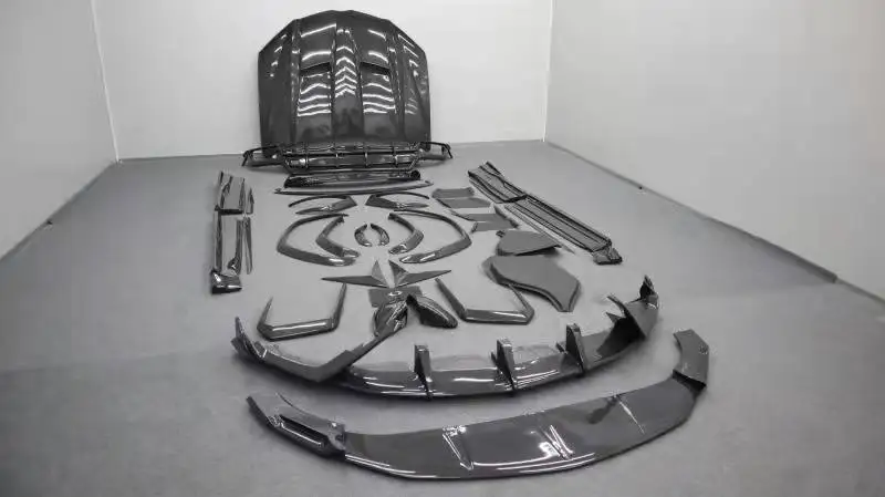 High Quality Dry Carbon Wet Carbon Fiber Full Body Kit For TopCar Design  URUS   Perfect Fitment