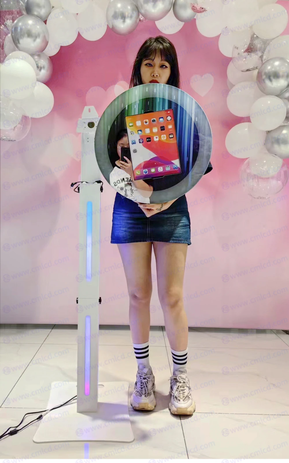 New design iPad photobooth mobile head aluminum portable magic mirror photo booth shell with RGB base