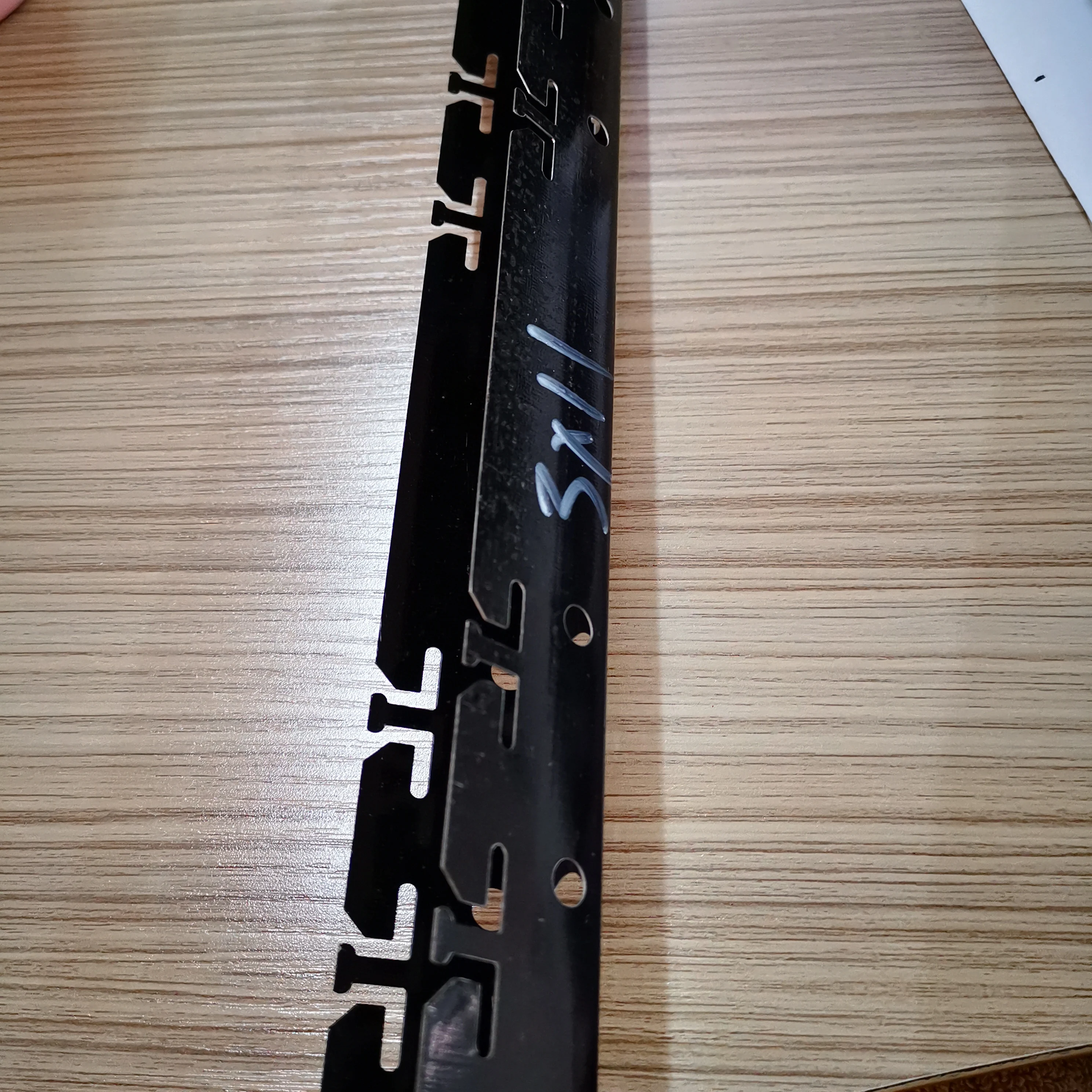 Suspended System baffle width 110mm hanger 30mm hook channel metal ceiling carrier for Southeast Asia