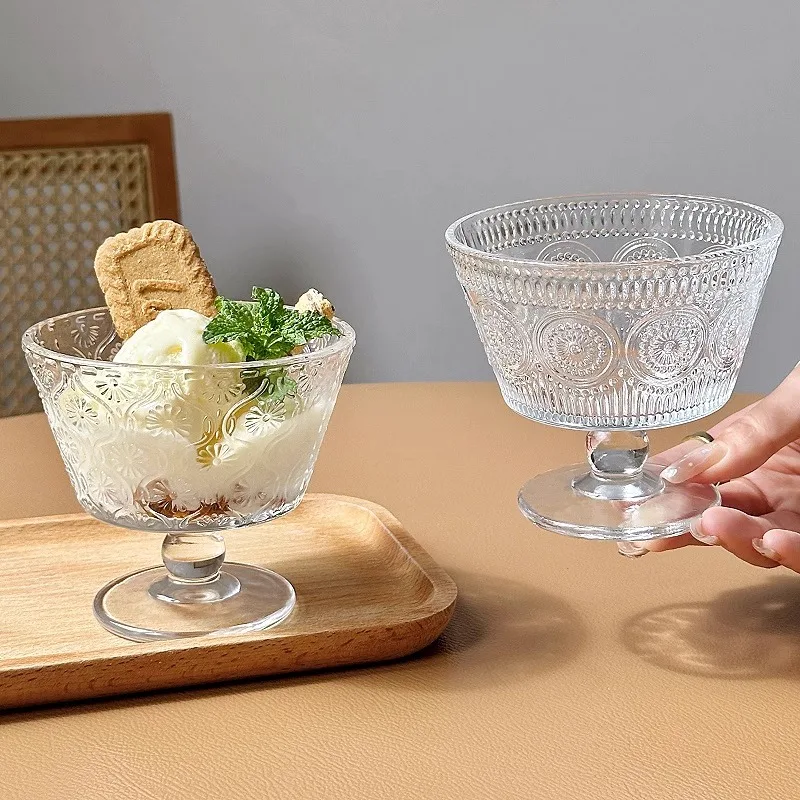 Wholesale embossed high-legged dessert cup yogurt oatmeal bowl retro salad ice cream pudding glass bowl.