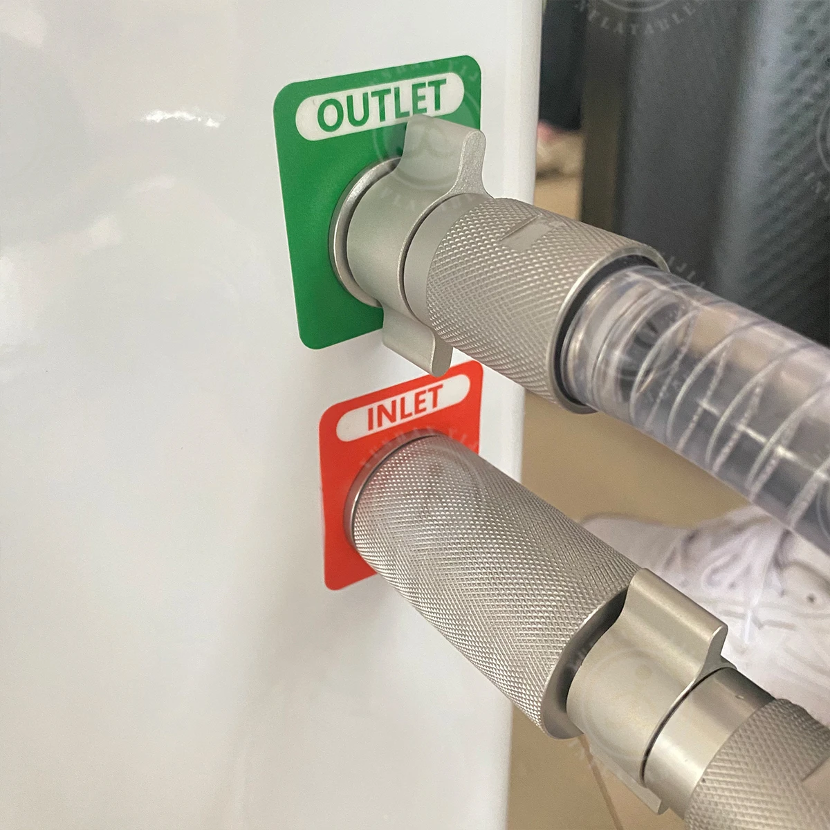 Inflatable drop stitch ice plunge portable ice bath tub with cooling system