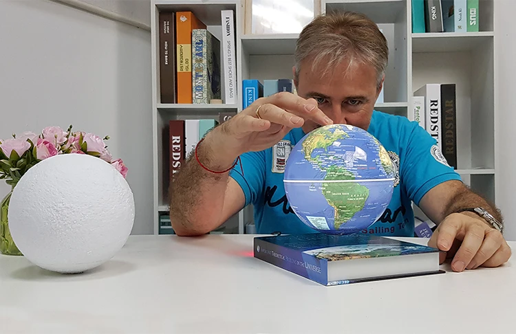 Book base Magnetic Levitation Floating 14cm 6 Inch Educational plastic Rotating World Globe Manufacturing In Whole Sale Price