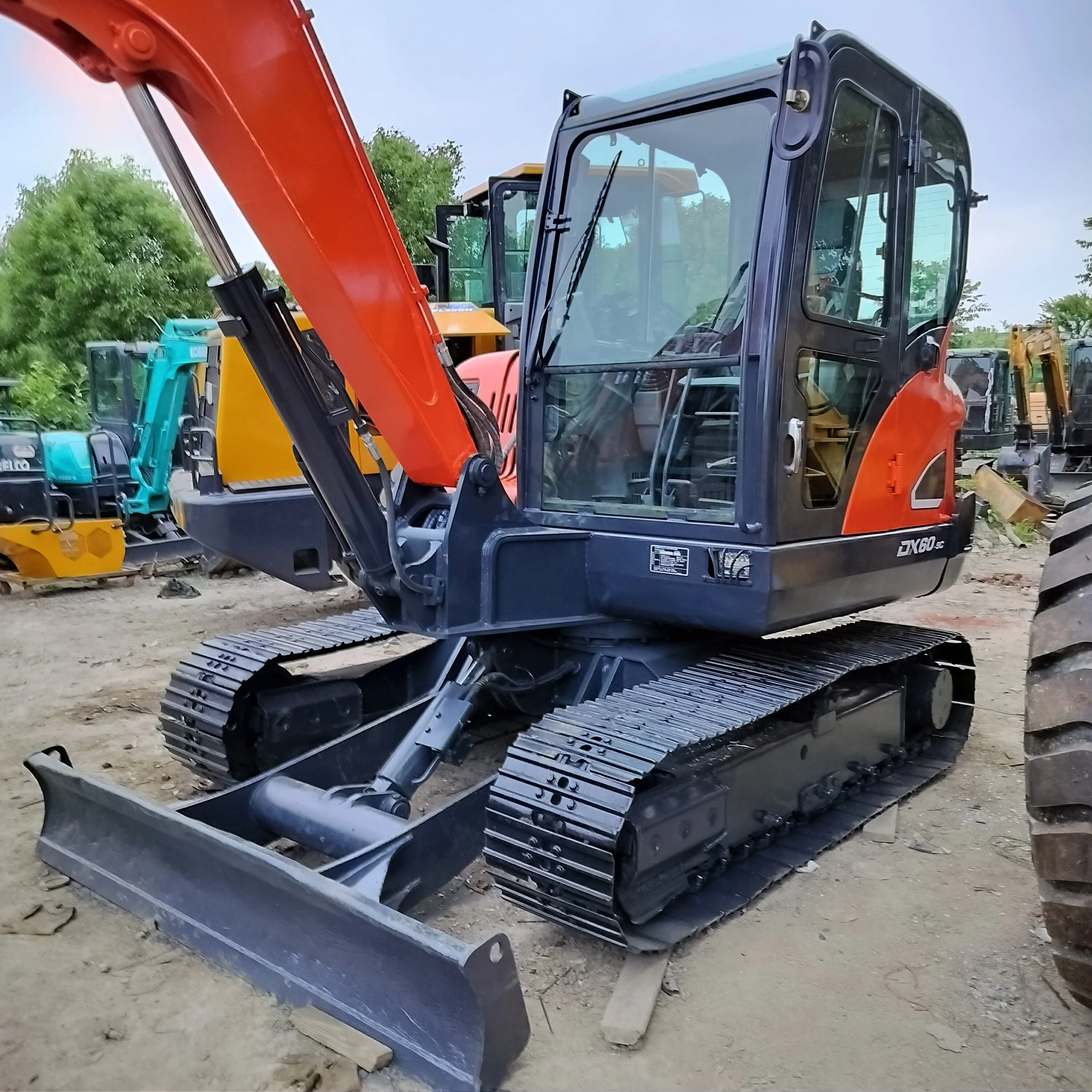 Used Doosan dh-60 dx 60 excavator Doosan Dosan dh60-7 in good condition, cheap price, for sale in Shanghai