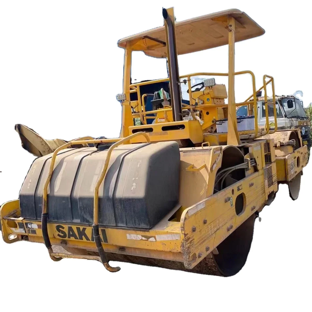 Вибрационный дорожный каток SAKAI SW900