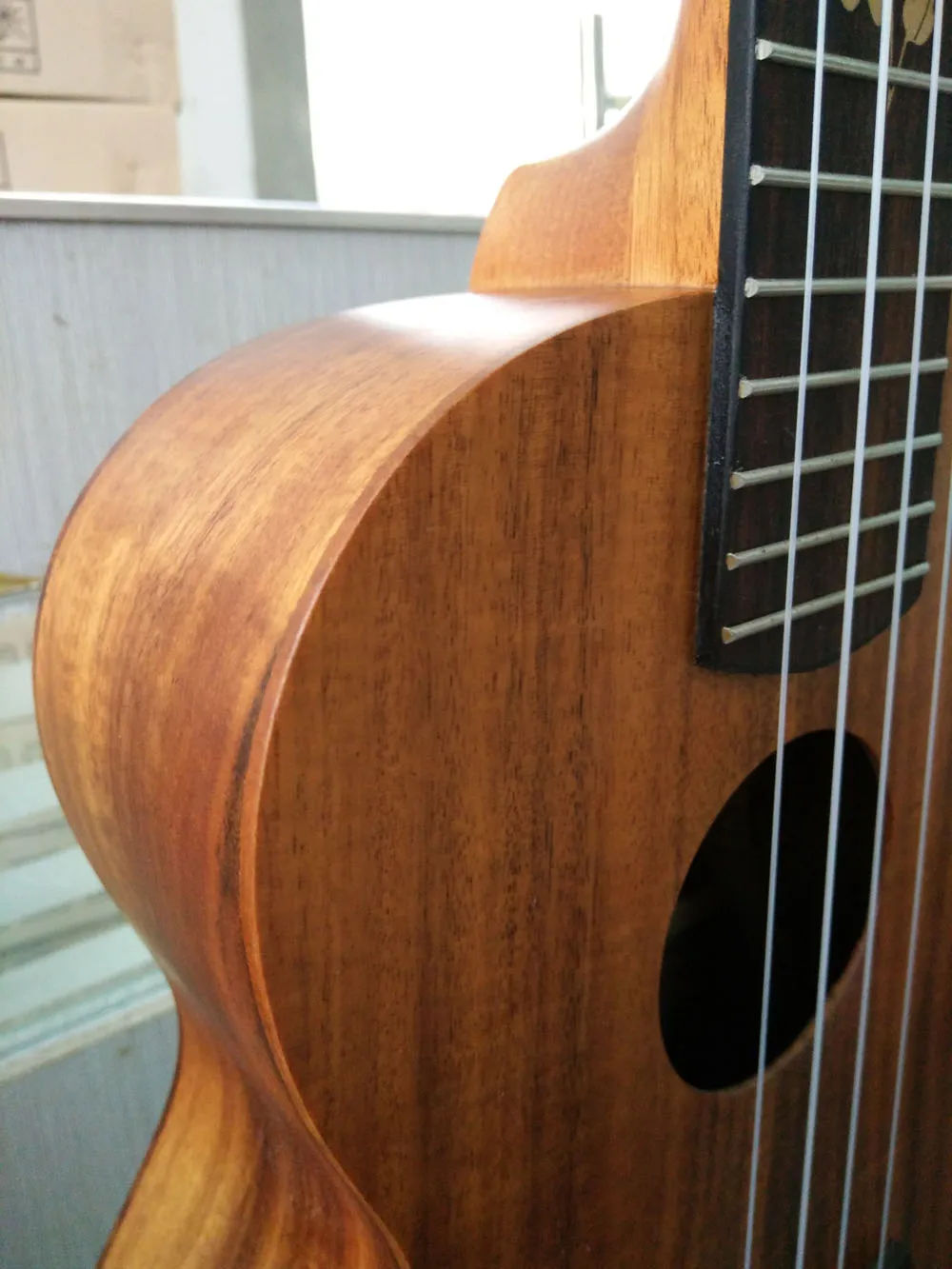 Matte Surface Acacia Wood Veneer Ukulele Simple Concert Universal Handmade 26 Inch Ukulele