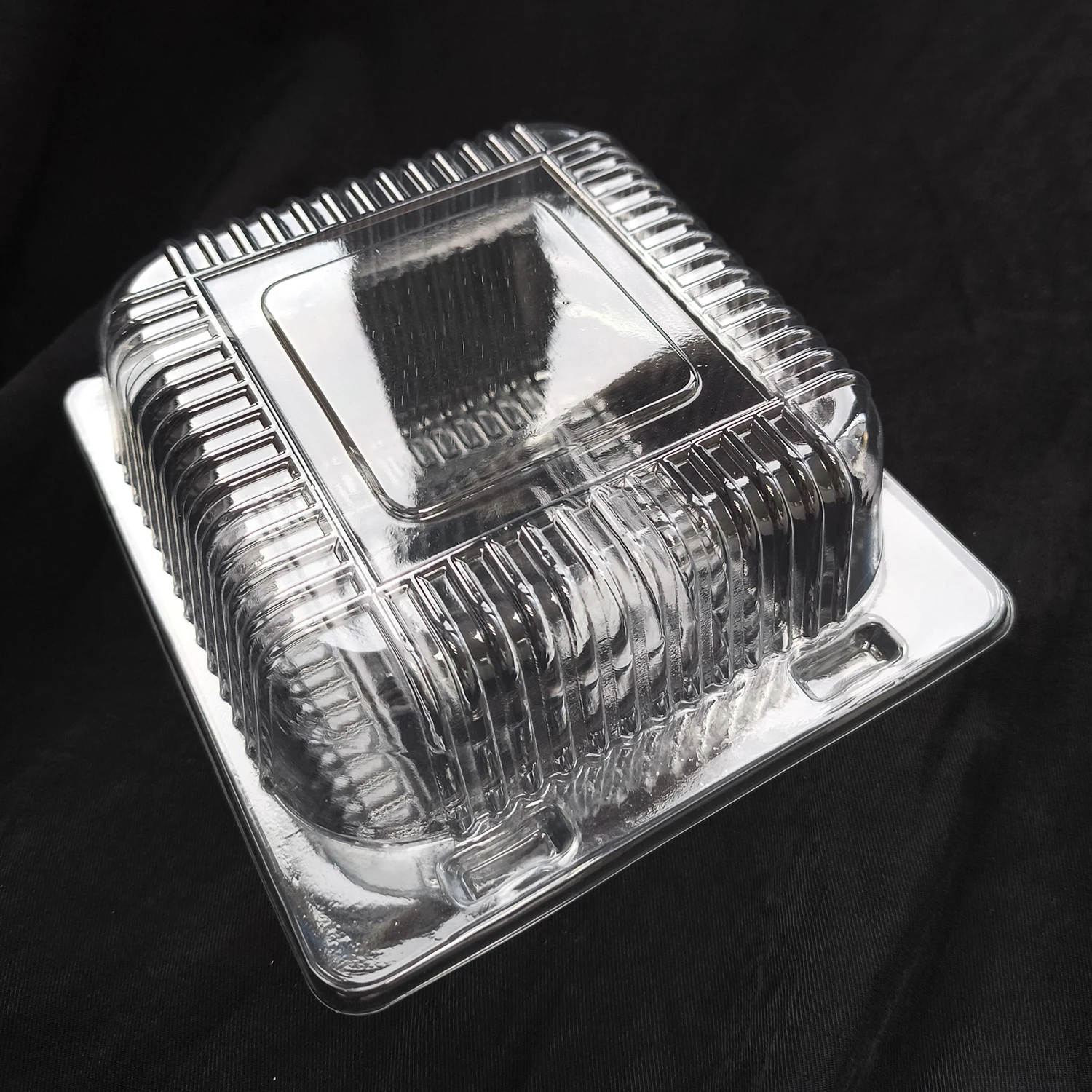 Transparent PET Plastic Cake Box Disposable Clamshell Food Container for Packaging Storing Lunch Use