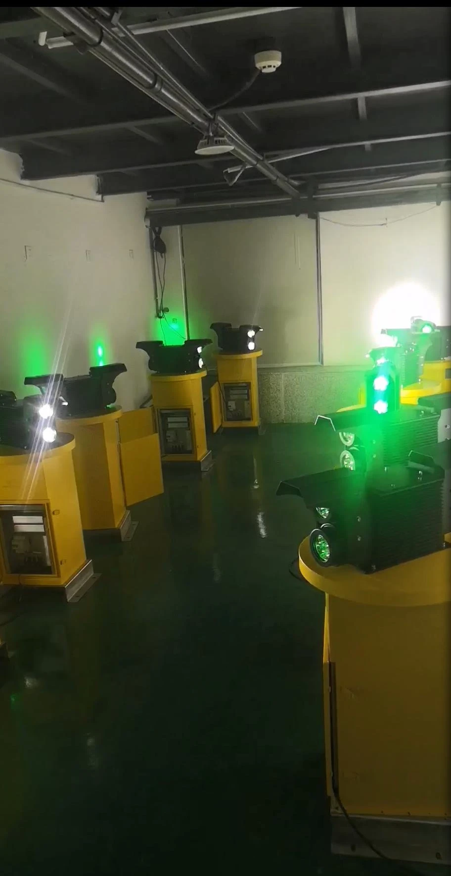 L-801 & L-802 Rotating Airport Airfield Lighting Beacons 110-240VAC White/Green LED Rotating Airport Beacon Lights