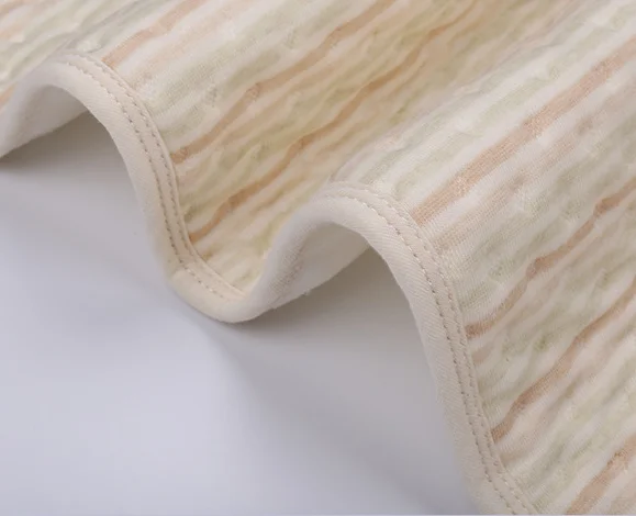 100% Cotton Surface And Bamboo Botton Waterproof Crib Sheet