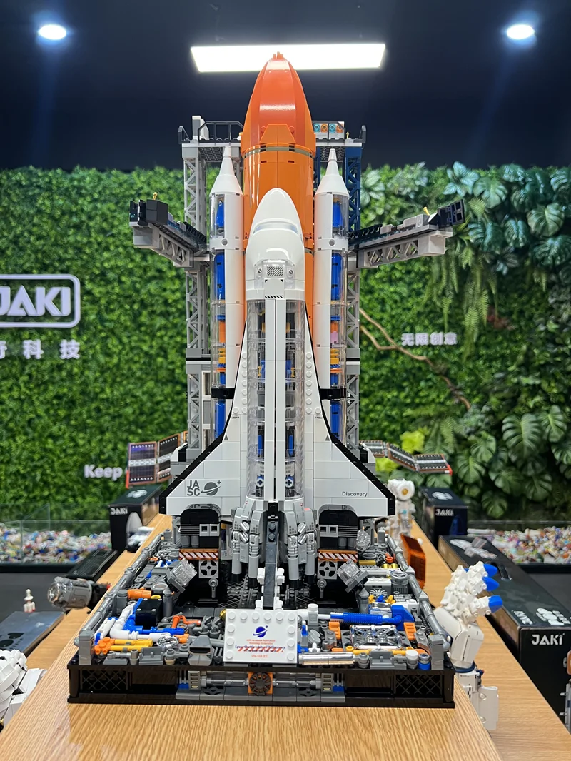 Most Popular Toys Led Light Kit for NASA Artemis Space Launch System Building Set Space Rocket Toy Creative Educational 2200+Pcs