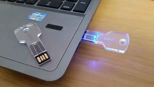 Customize logo Key shape Free storage of data Transparent LED light 32gb 64gb USB 2.0 flash Memory Stick Thumb Drive