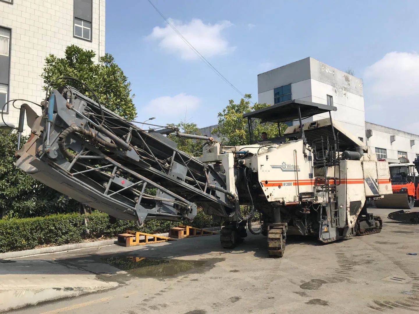 
Germany made Wirtgen WH100 w2000 wr2000 Milliing machine asphalt paver TITAN ABG7520 P6273C 8620 ABG Dynapac SD2530CS paver 