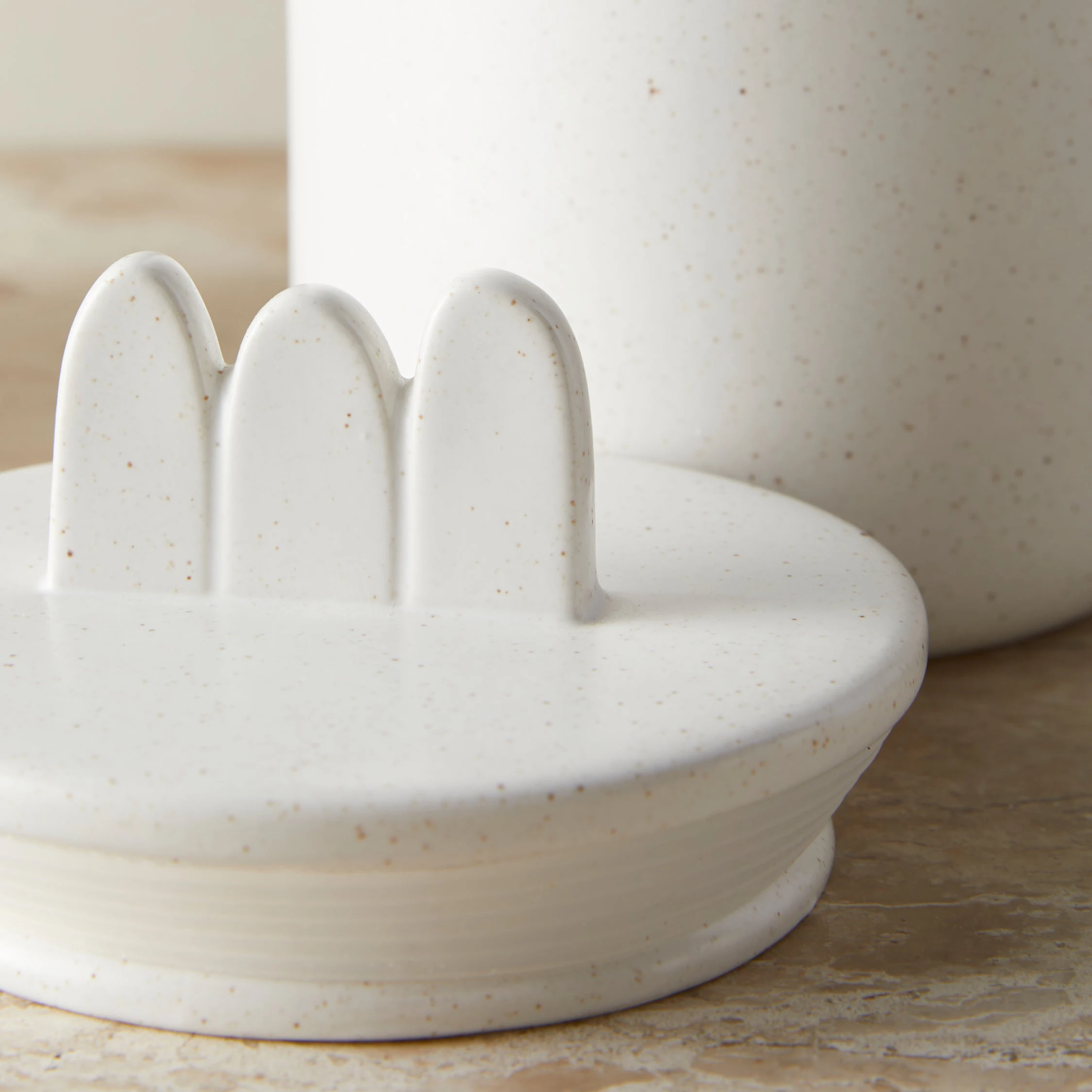 Glamorous flecks glaze matte white stoneware kitchen storage bottles & jars ceramic sugar tea coffee canister with unique lid