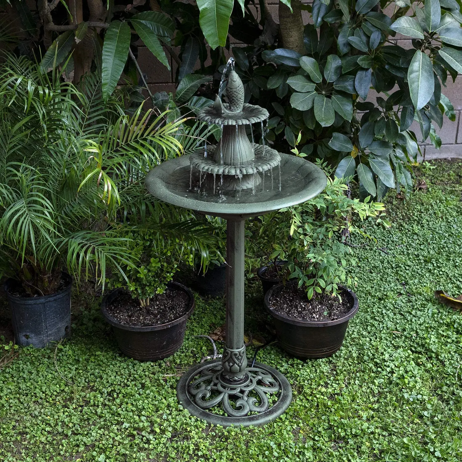 Best Quality Pedestal Water Bird Bath with Fish Design Floor Fountain