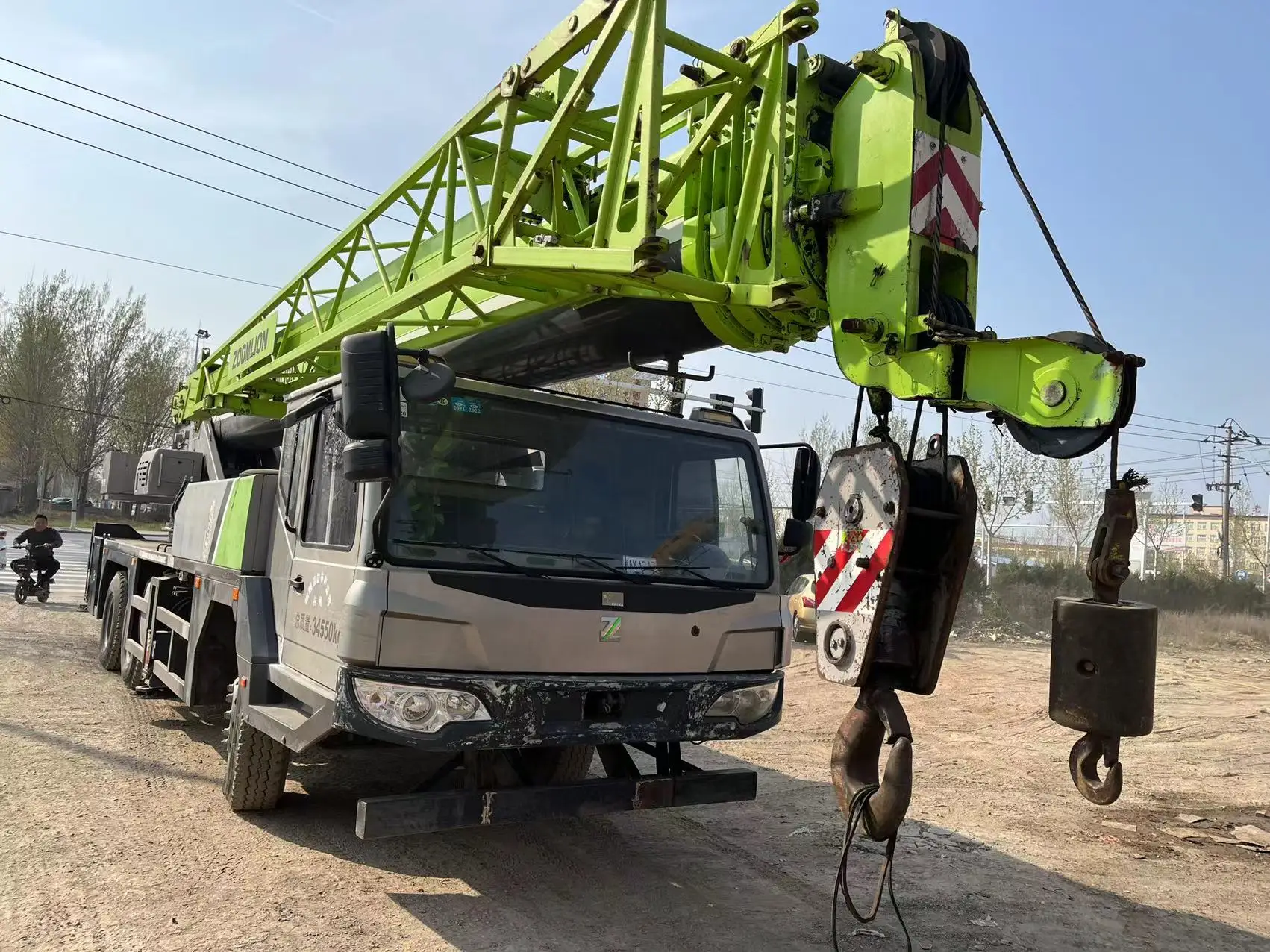 Б/у zoomlion 35ton Мобильный автокран для продажи Подержанный QY35V
