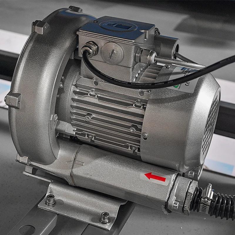 Yinghe brand YH1700mm Machine a plastifier a chaud double face vitesse1700mm A2 papier machine a plastifier a chaud et a froid