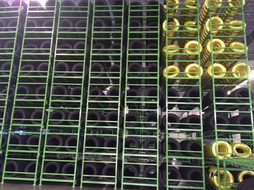 Chinese truck tires light and heavy truck tyre 9.00R20 Radial  Tube Tire