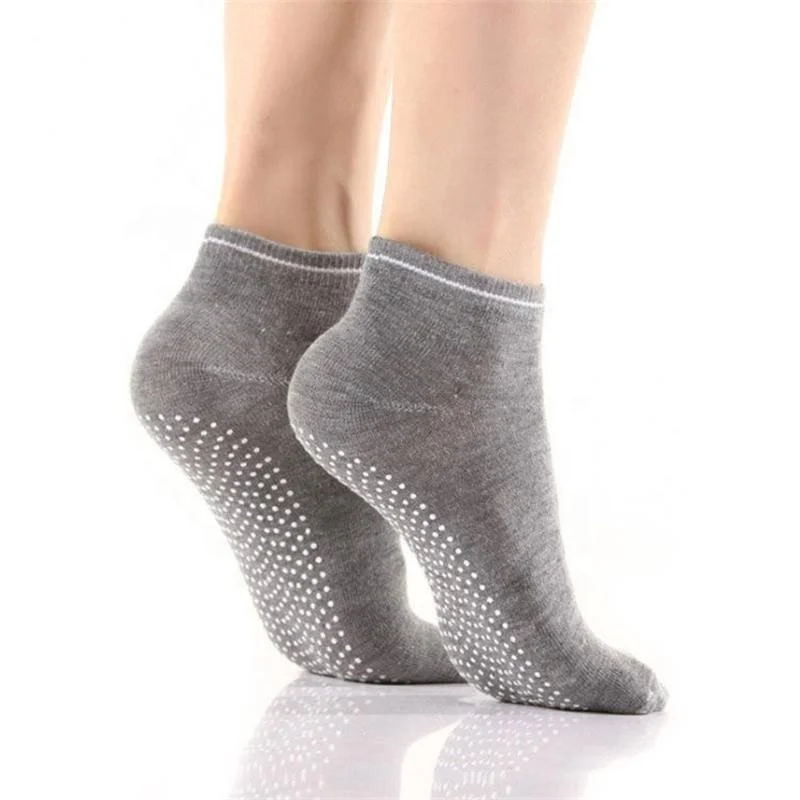 Wholesale Solid Color Non Slip Ankle Socks Grip Anti Slip Yoga Pilates Socks For Women