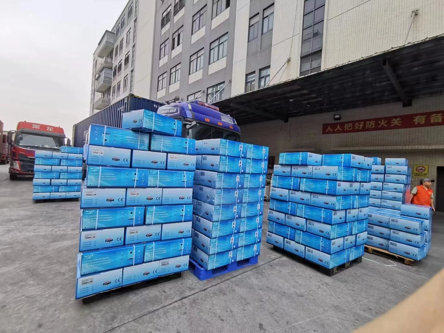 Dual output  VM III twin 6Kw Off Grid hybrid solar inverter pure sine wave