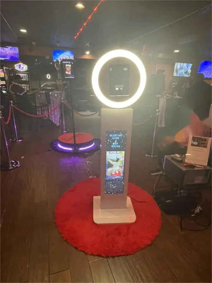 High Resolution Selfie Photo Booth  For 12.9' Pro Stand With 1080P LCD Display Stand Build In Inner Speaker WIFI Available