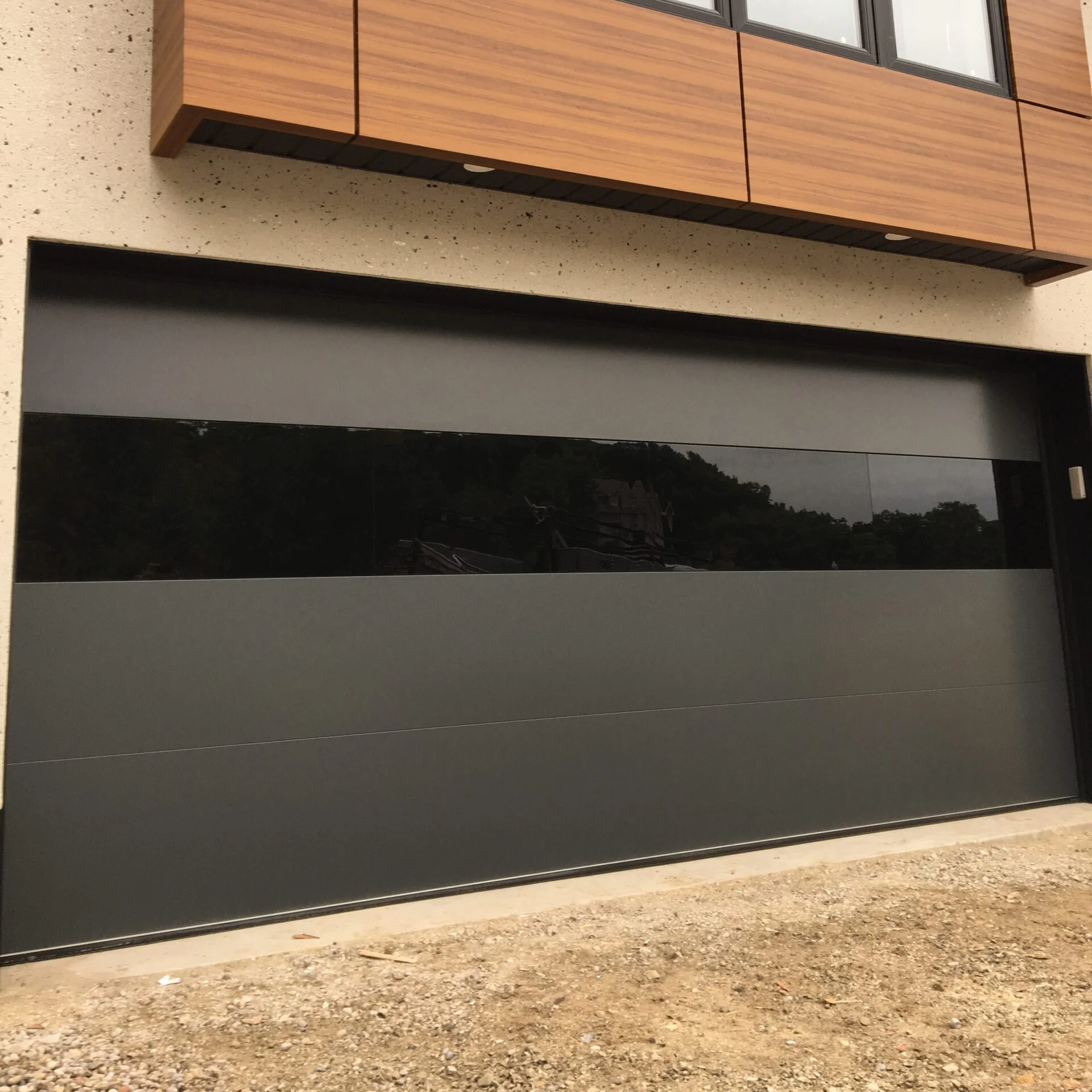 Modern Farmhouse 6x7 18x8 18x7 Large Black Galvanized Steel Automatic Garage Door Price