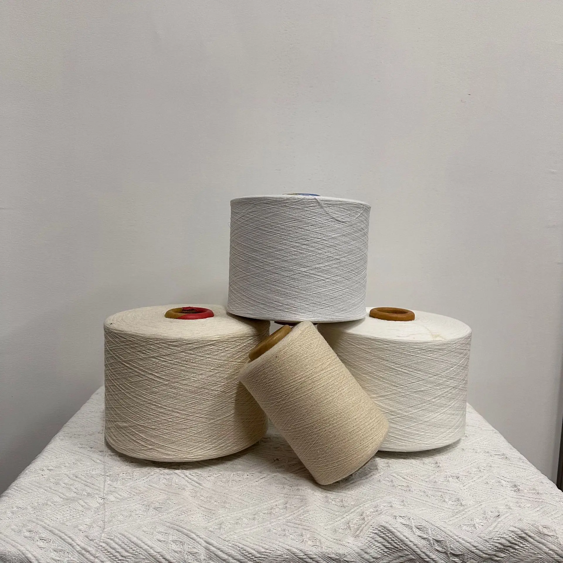 Low price 100% cotton yarn manufacturer 4ply 100% Cotton Carded Cotton Open End fabric Yarn For Weaving