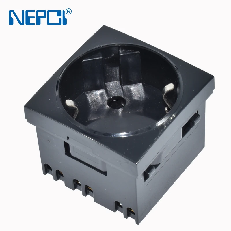 Factory price German Schuko Socket 16 A 250 V Series wall power outlet tamper resistant 45*45mm PC white