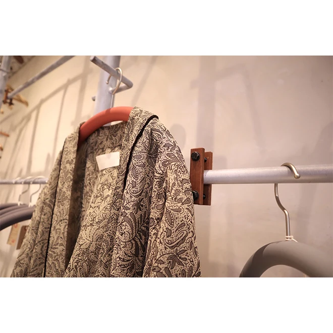 Small Lots 100 Pieces Available Space Saving Non-Slip Swimsuit Resin Poster Sweater Baby Plastic Suit Hanger For Sale