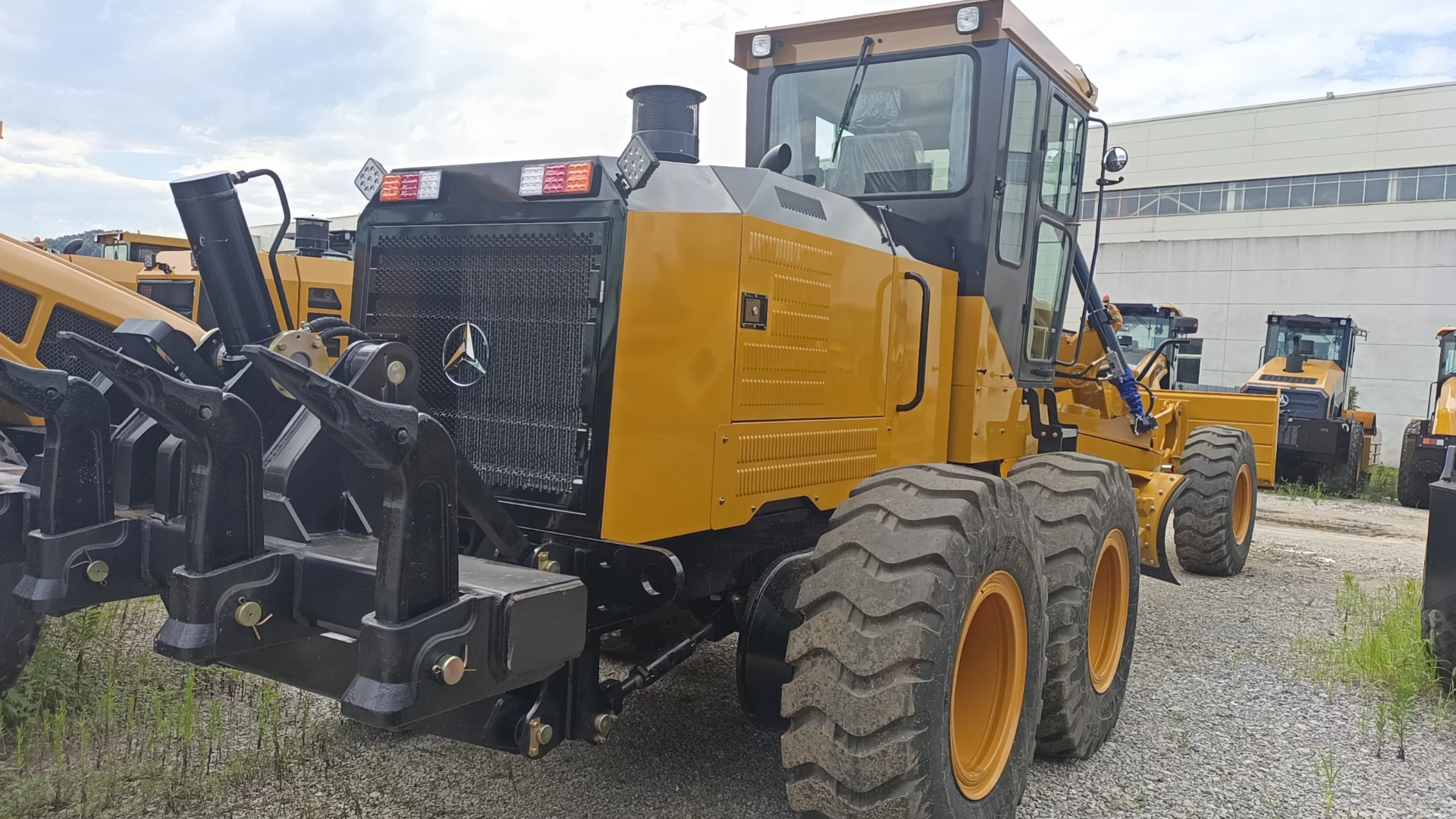 High Quality Professional Design Chinese Tech Top 230Hp Motor Grader With AC Hot in UAE STG230C-8