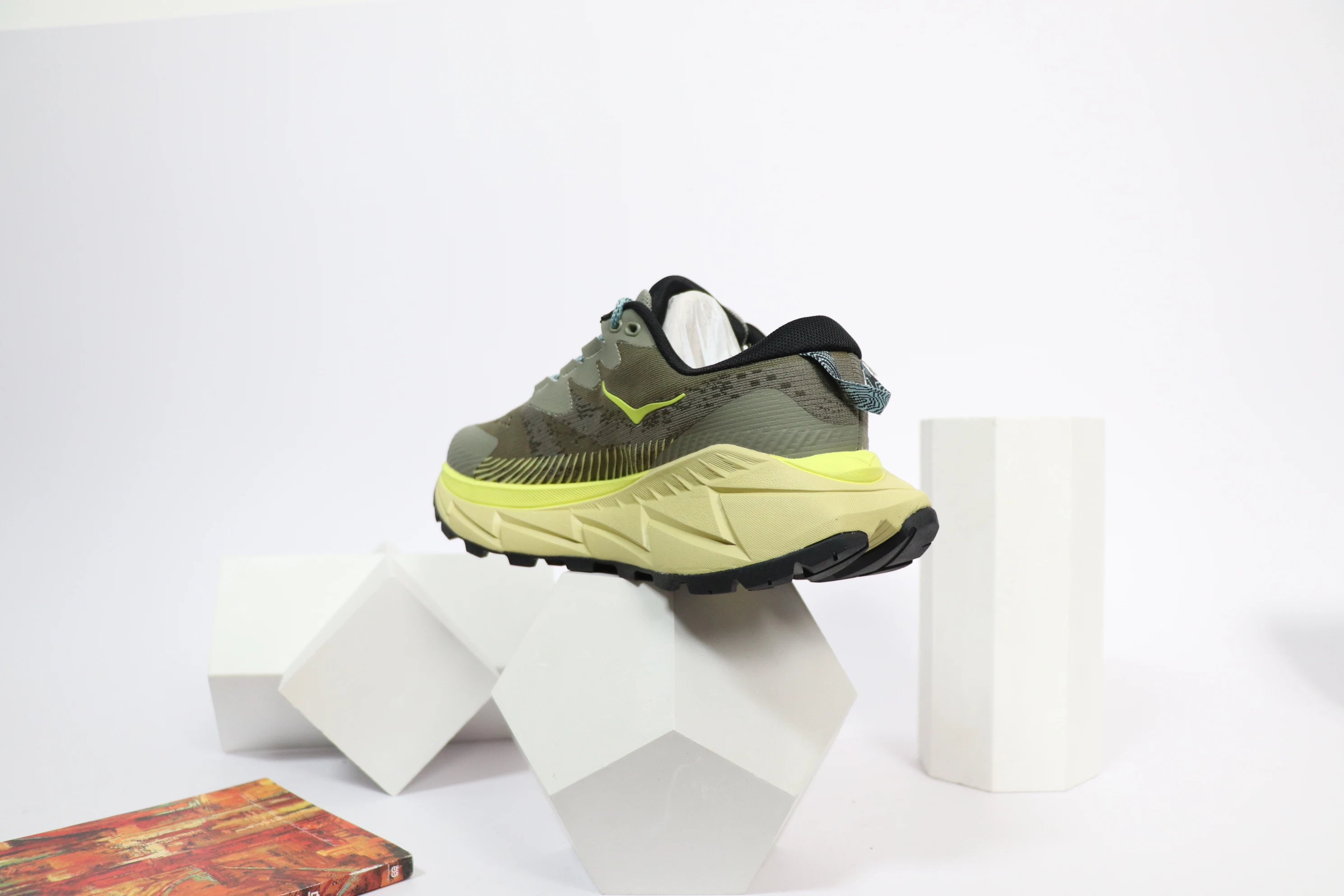HOKAS ONE Мужские кроссовки для бега с янтарным антрацитом