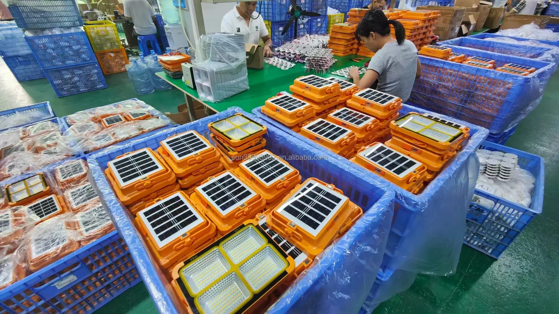 Outdoor emergency lighting 400w portable solar battery led light with USB for phone charging 288 led outdoor solar flood lights