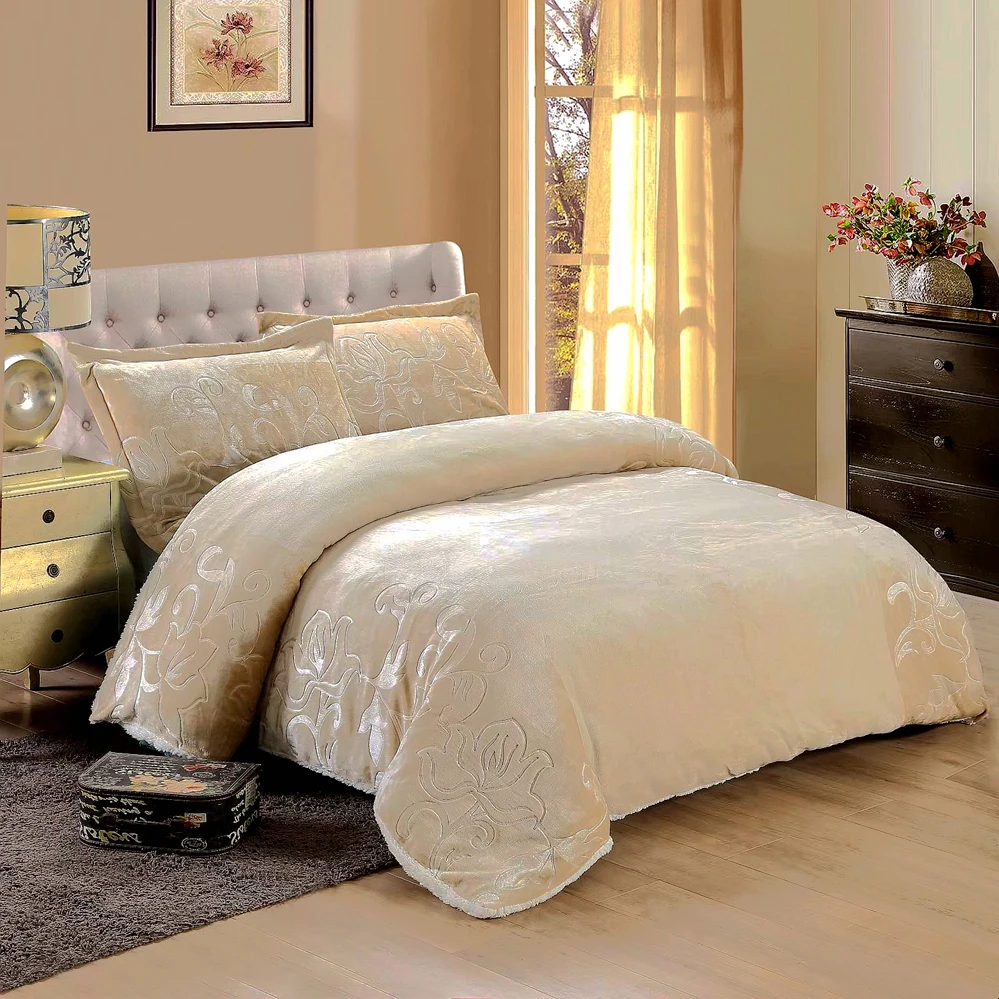 Flannel Fleece Comforter/quilt Set 3pcs 3D Embossed Style and Burgundy Color Wholesales for Winter Bed Room Adults and Kids