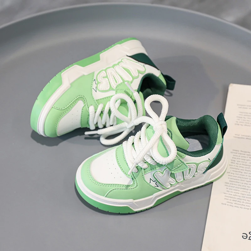 Hot Selling Unisex Casual Bread Shoes for Boys Girls Trendy Lace Upper Material for Sports Walking in Summer Winter Spring