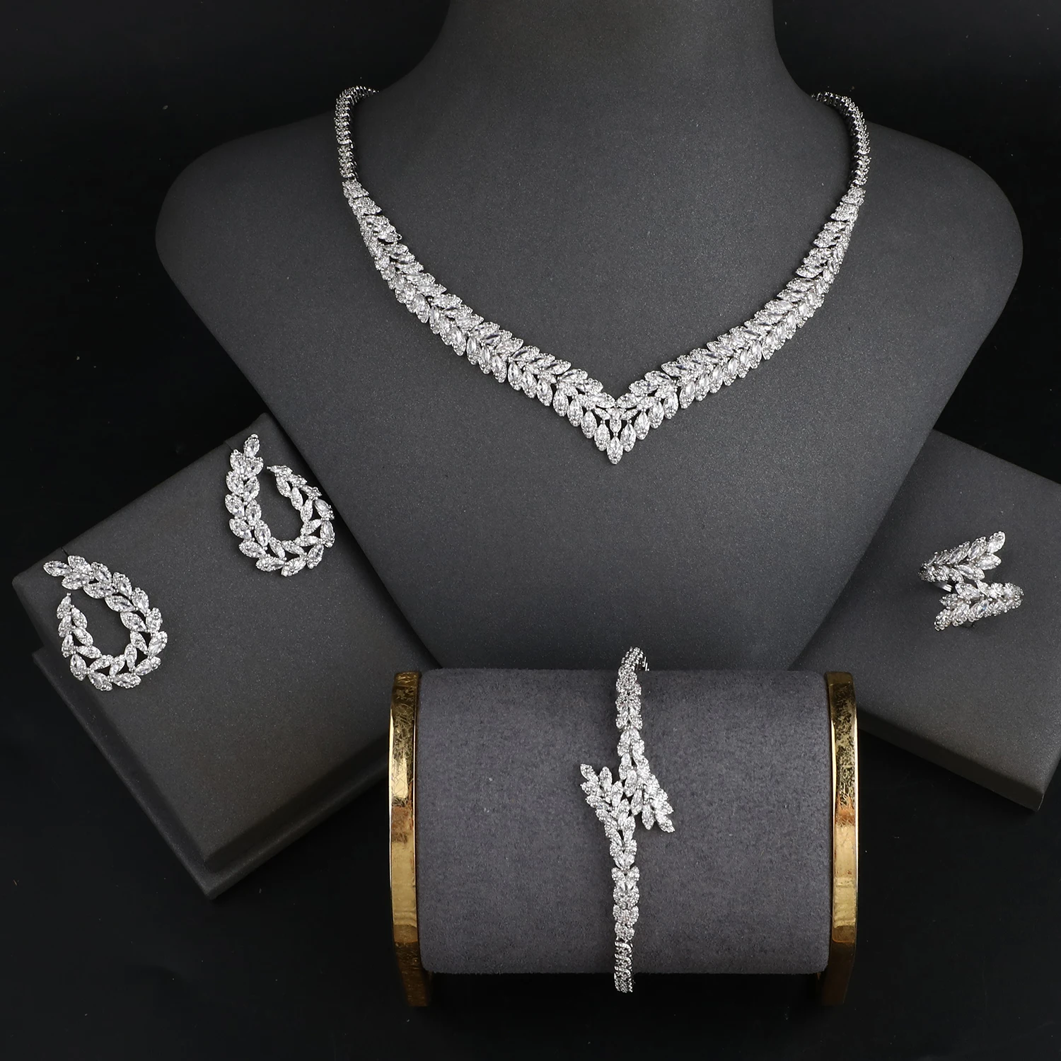 Luxury Cubic Zircon 4-Piece Necklace Earrings Bracelet Ring Set Jewelri Women Wedding Accessories Bridal Jewelry Sets