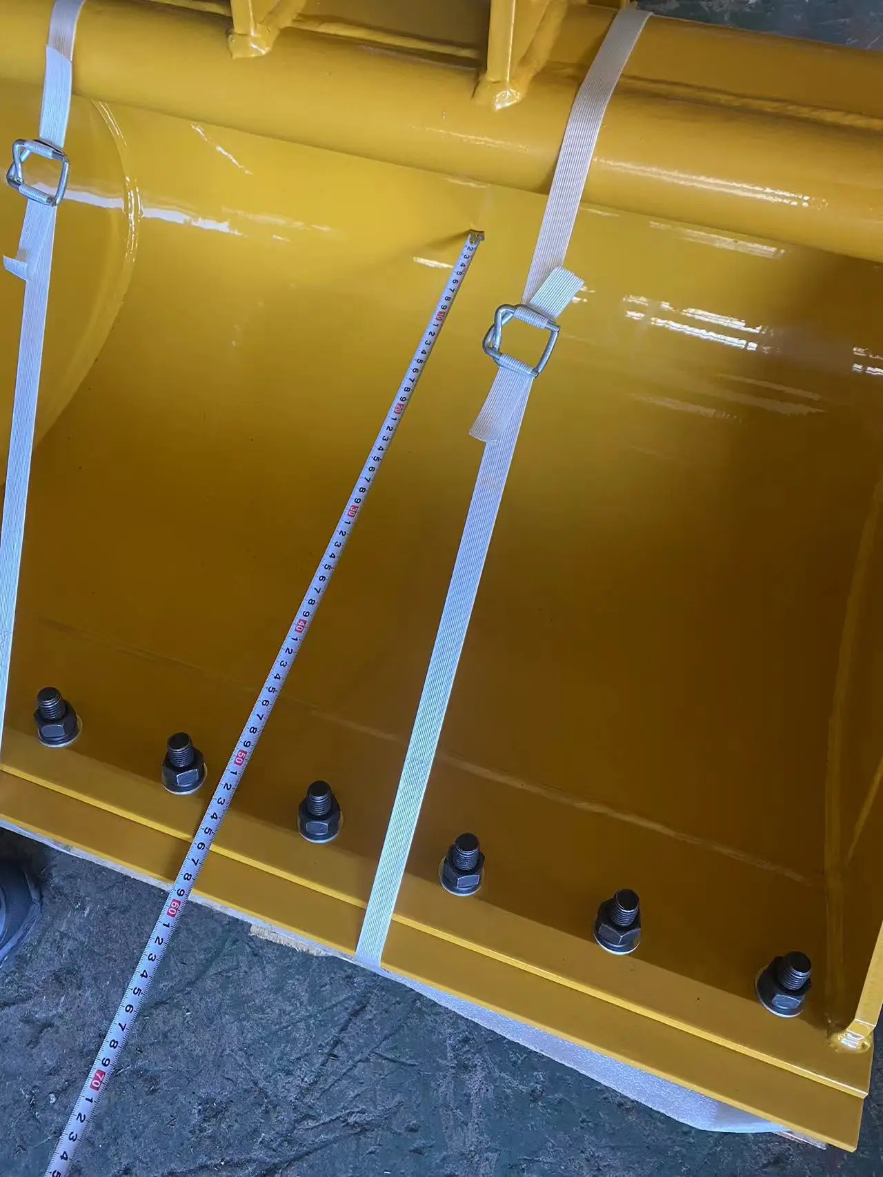 Mini Excavator Attachments Cleaning Bucket Clean up Bucket Excavator Mud Bucket for 1-4 Ton Excavator