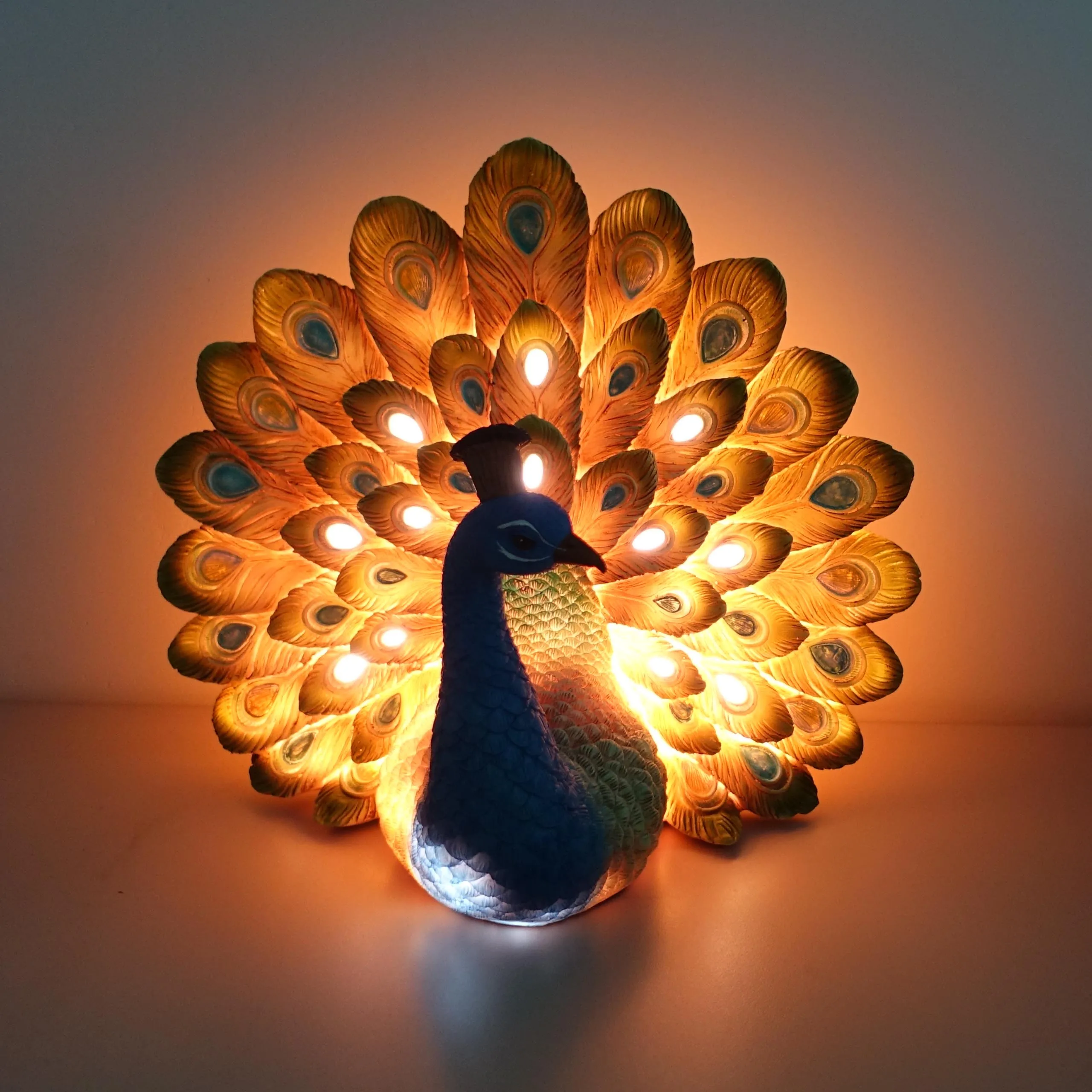 9 Inch Resin Craft Colorful Peacock Bird Figurine with Antique Finish Polyresin Peacock Statue