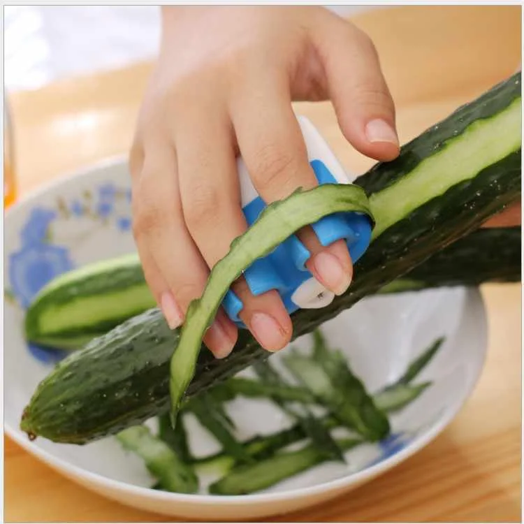 
Creative Potato Carrot Peeler Kitchen Multifunctional Fruit Planer Plastic Finger Peeler 