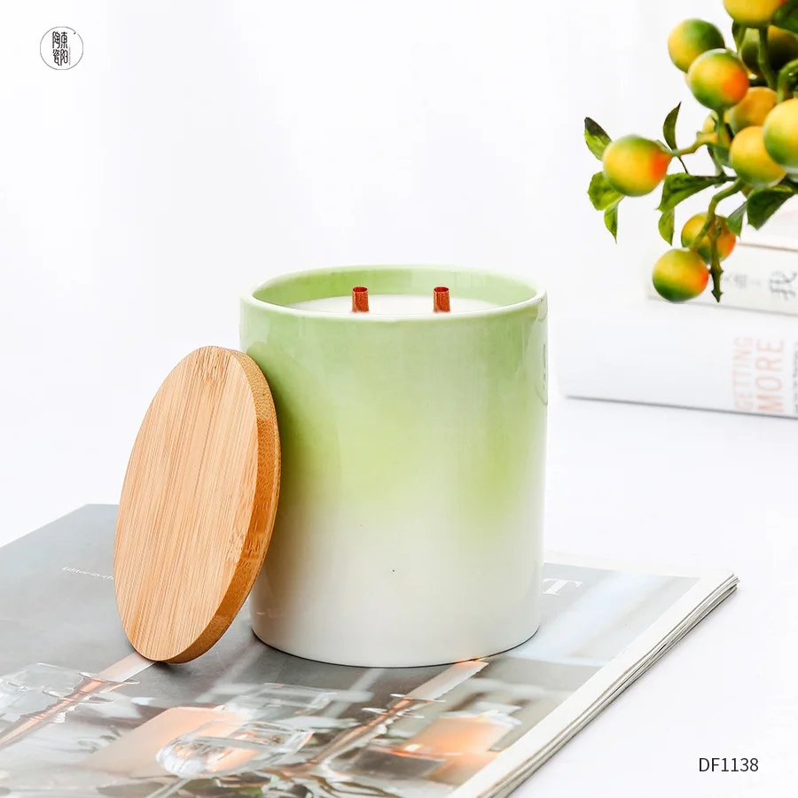 Fresh light green gradient color glaze ceramic candle jar with wooden lid ceramic candle cup / water cup / pen holder