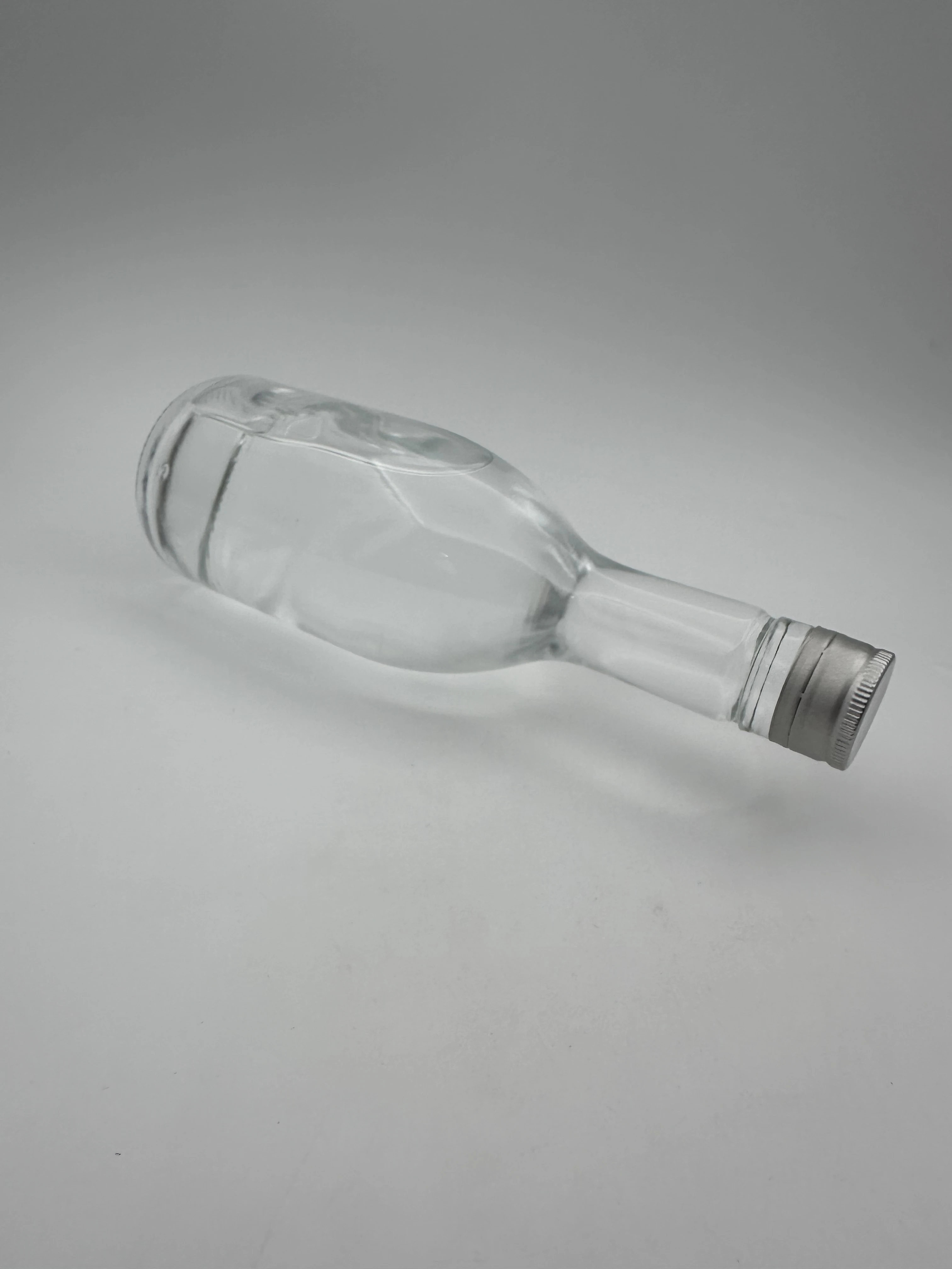 750ml Reusable Clear Champagne Sparkling Mineral Water Bottle Glass Wine Bottle With Screw Cap