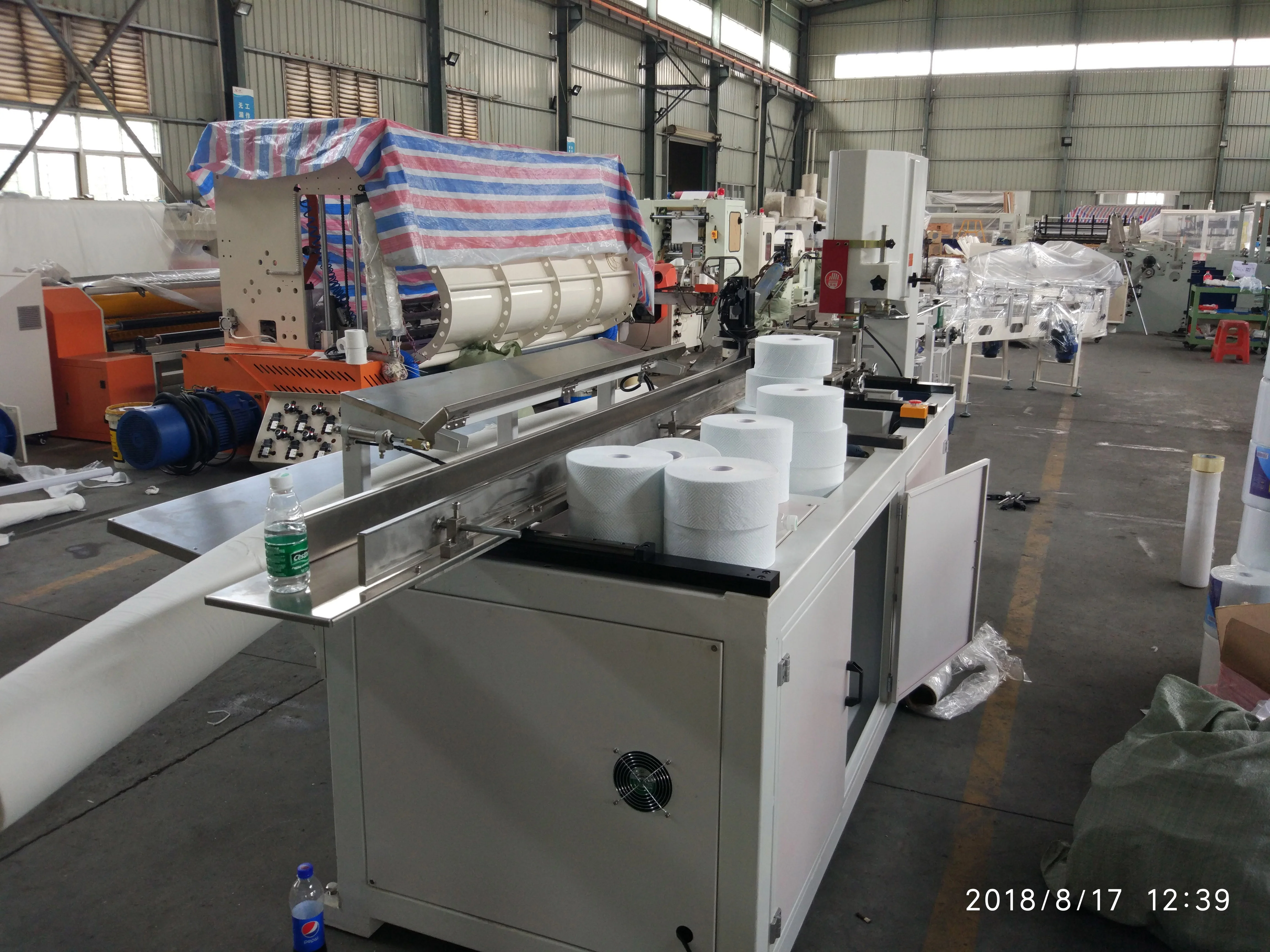 
Automatic jumbo roll slitter rewinding toilet tissue paper band saw cutting machine 