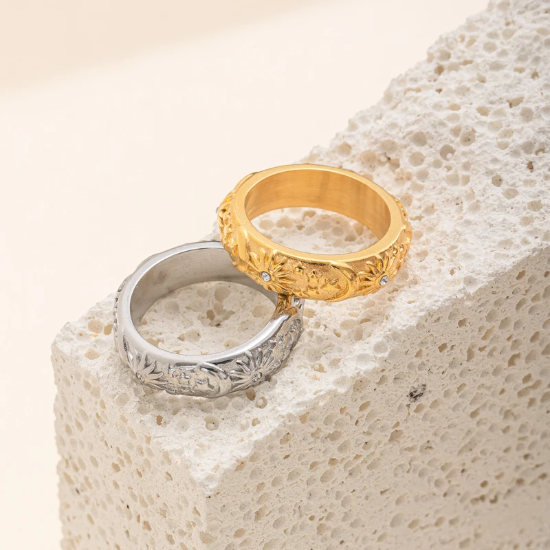 Fanhua Jewelry Bohemian Vintage Luxury Waterproof 316L Titanium Steel Sun Moon Shape Zircon Ring Jewelry For Women