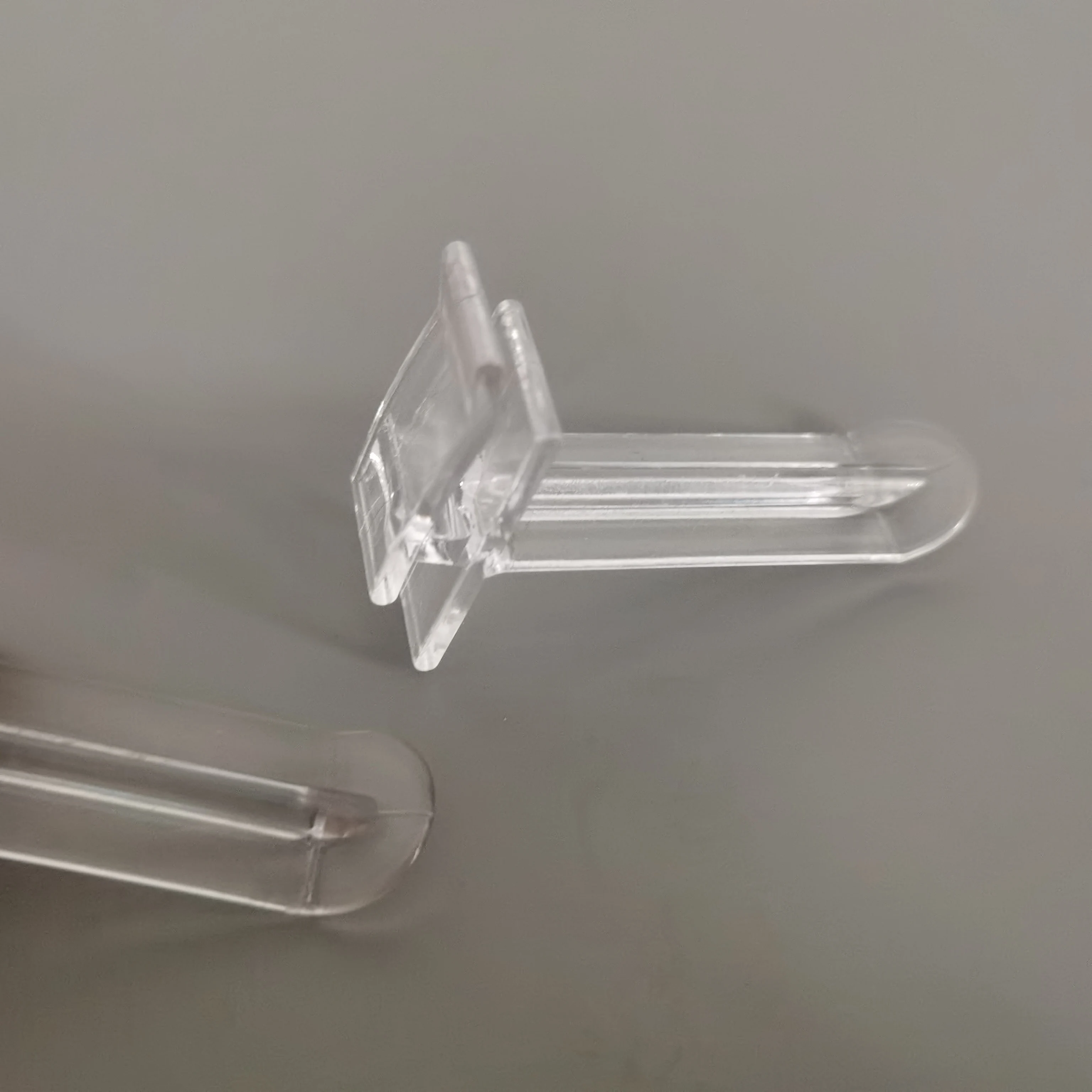 plastic butterfly hooks for supermarket displayed