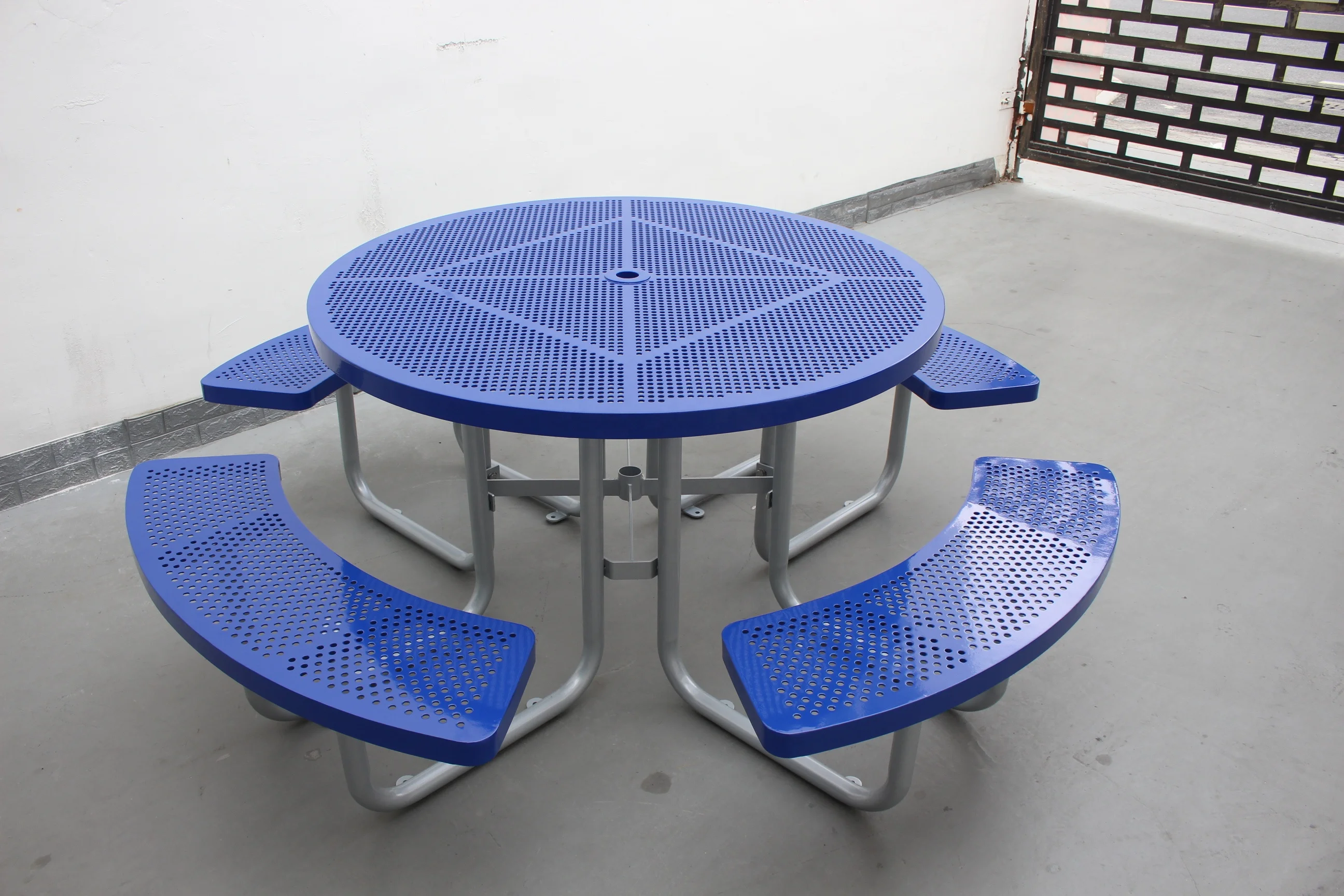 Sale from the factory Gavin street furniture mild steel patio table with 4 seats commercial outdoor metal picnic table setting