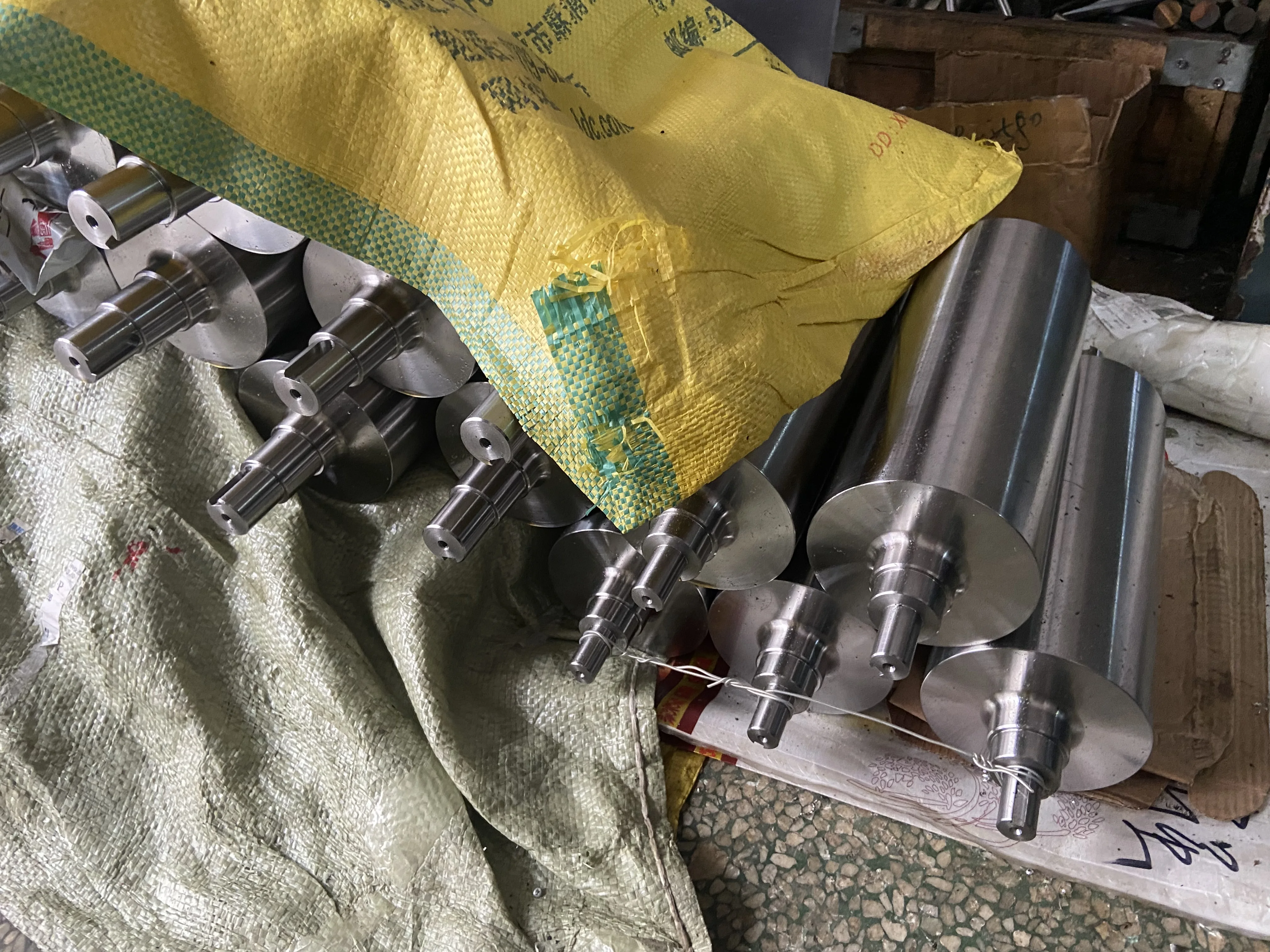 Nordson Encore Forgiatura Rotativa Remache Tuerca Maso Macchinari Shanghai Fusai Ningbo Fabbrica Mazak Mazatrol P